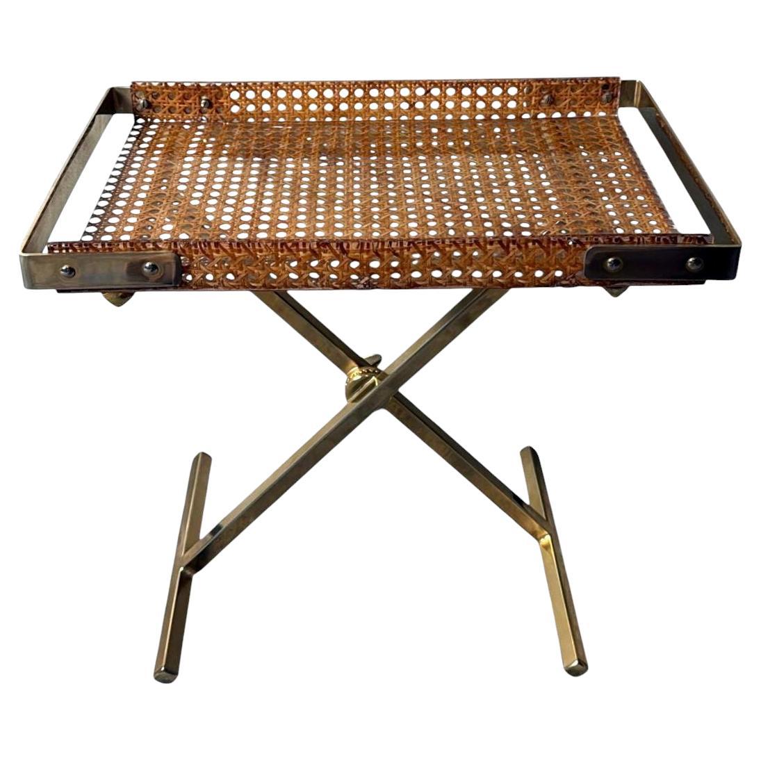 Foldes italiens de style Christian Dior avec plateau à paille en lucite et en viennoiserie en vente