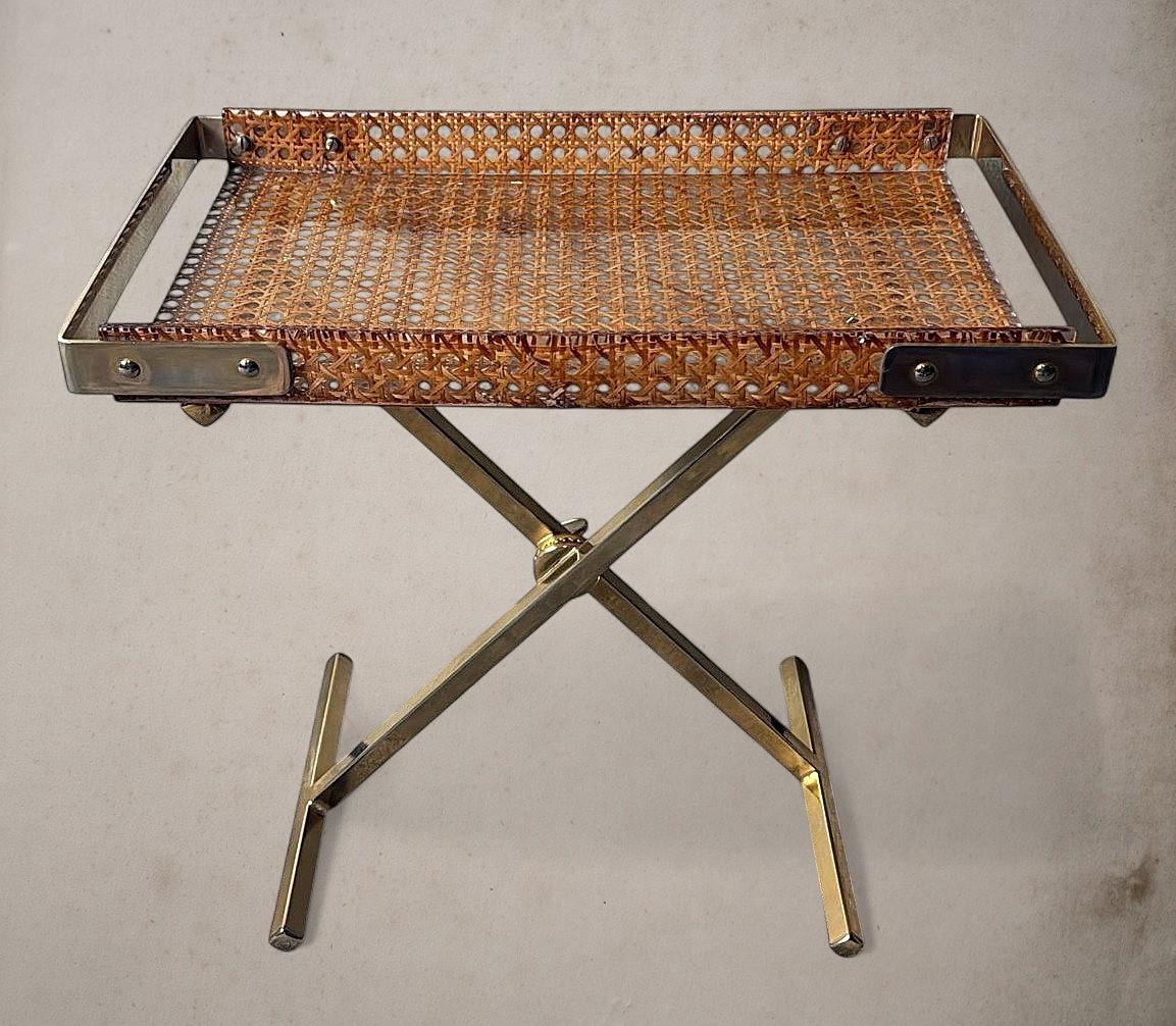 Foldes italiens de style Christian Dior avec plateau à paille en lucite et en viennoiserie Bon état - En vente à Prato, Tuscany