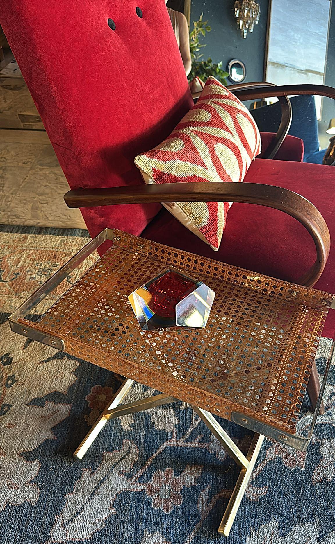 Foldes italiens de style Christian Dior avec plateau à paille en lucite et en viennoiserie en vente 12