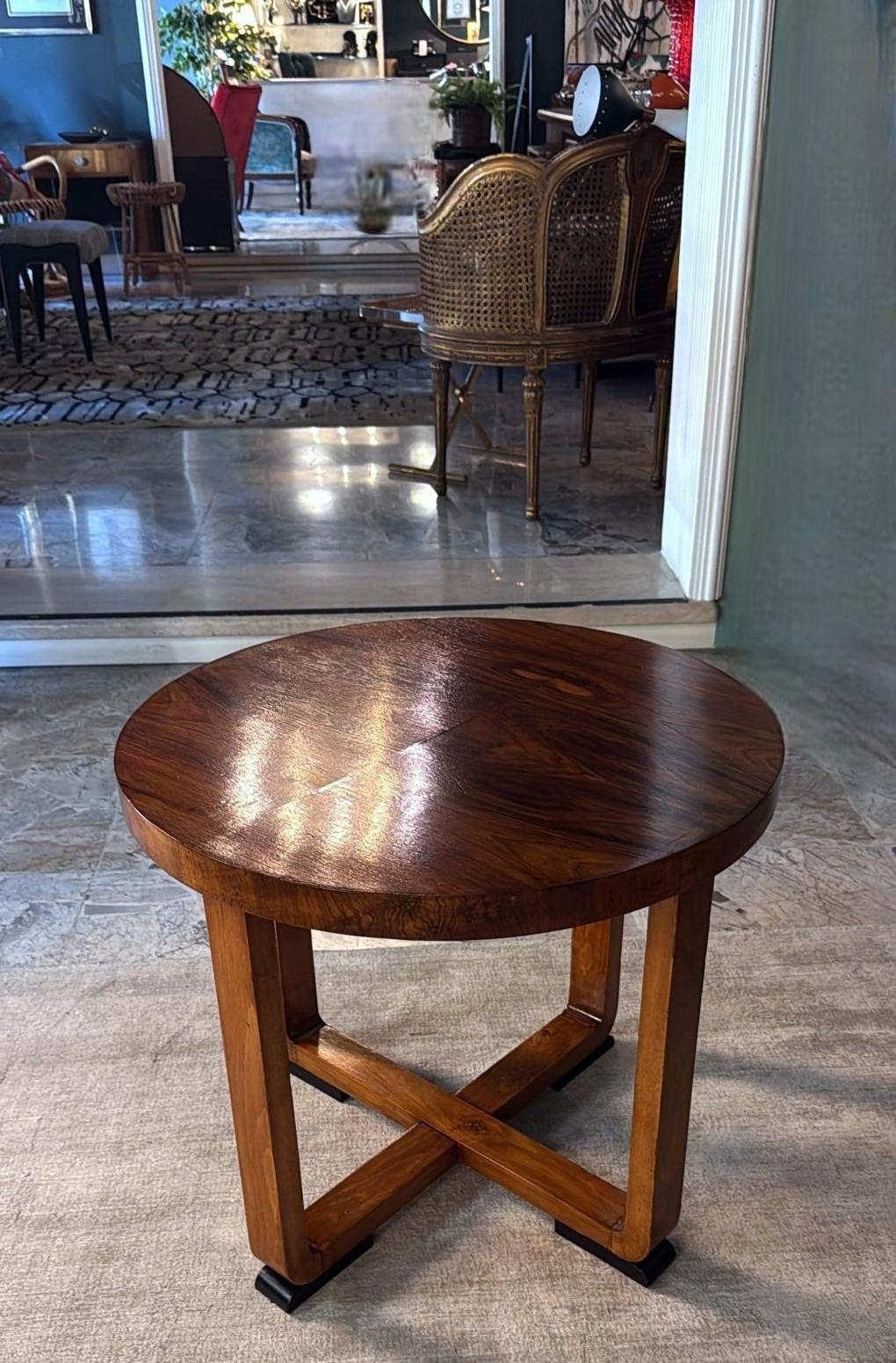 Art Deco Round Italian Walnut Coffee Table For Sale 12