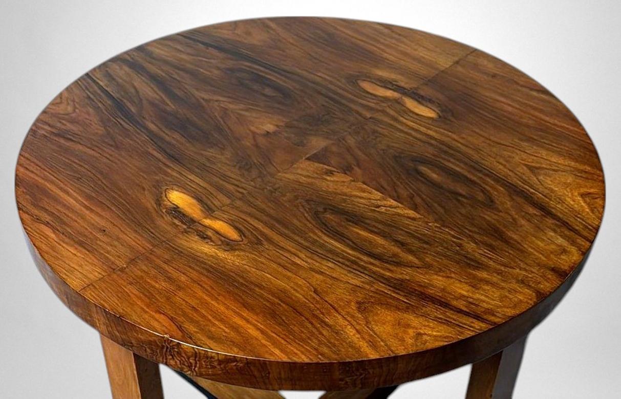 Art Deco Round Italian Walnut Coffee Table For Sale 5