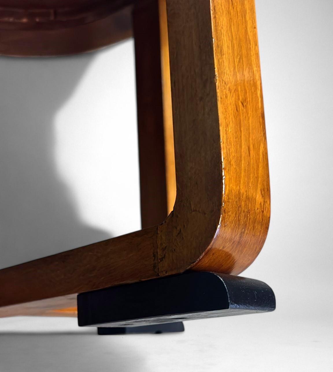 Art Deco Round Italian Walnut Coffee Table For Sale 11