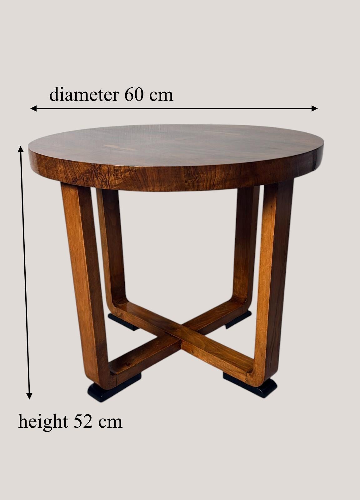 Art Deco Round Italian Walnut Coffee Table For Sale 14