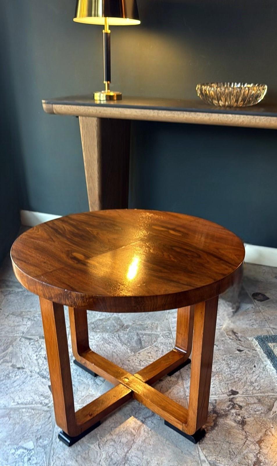 Art Deco Round Italian Walnut Coffee Table For Sale 13