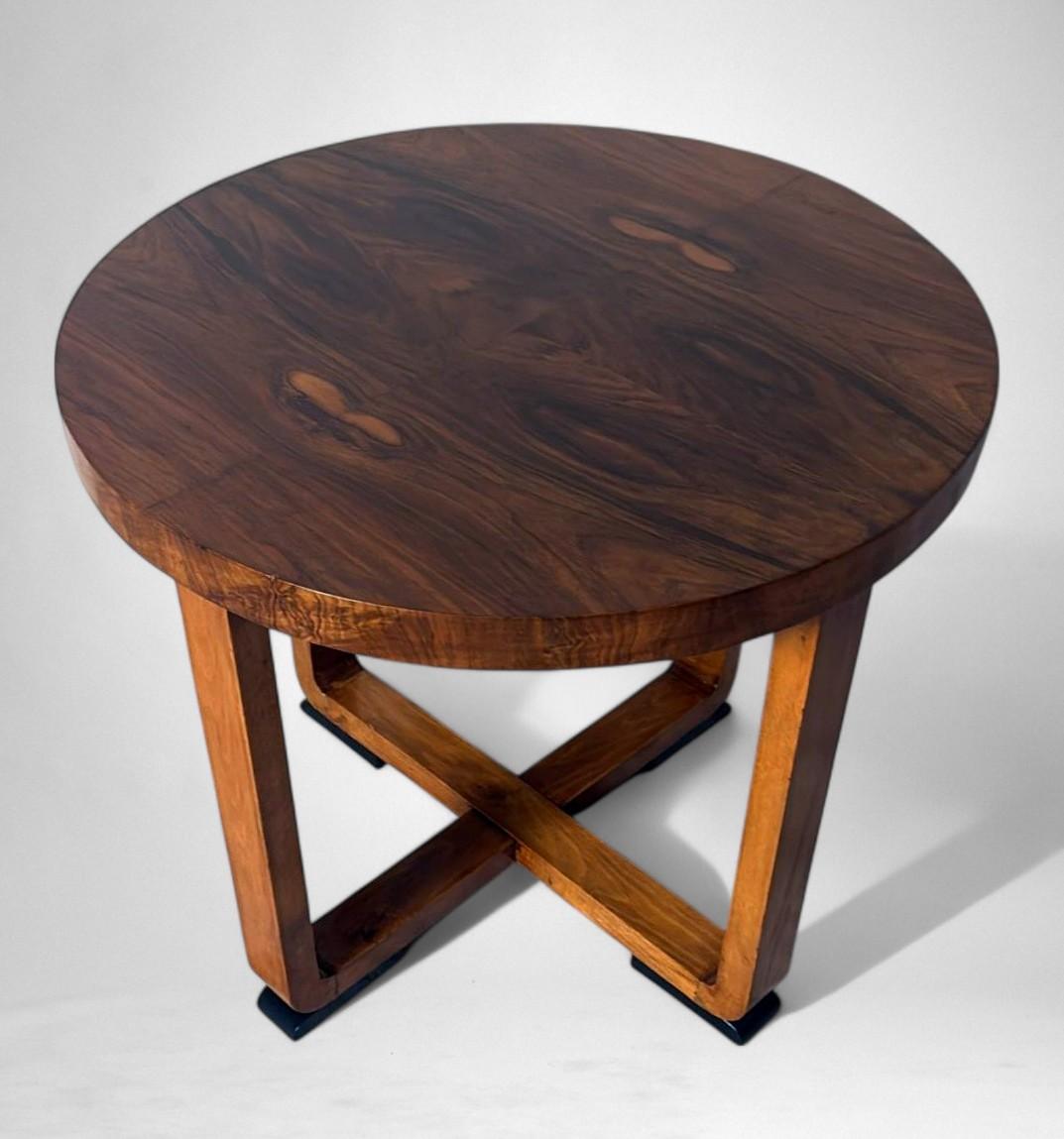 Art Deco Round Italian Walnut Coffee Table For Sale 2