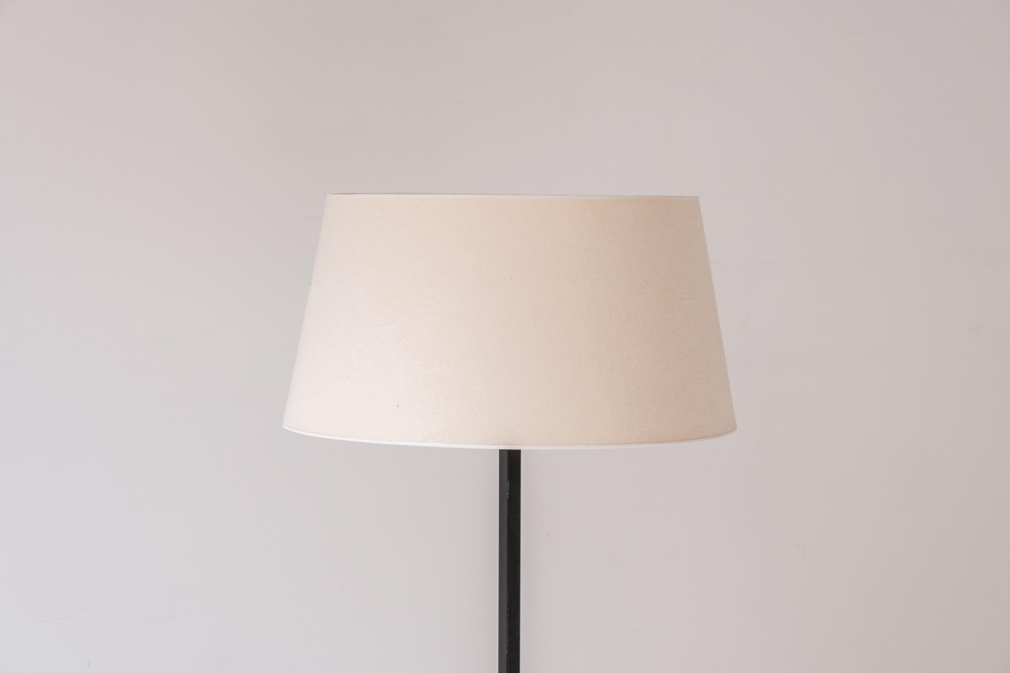 Floor lamp from France, designed and manufactured during the 1950s. In Good Condition For Sale In Antwerp, BE