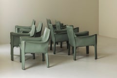 8 fauteuils CAB 414 en cuir de selle vert sauge, créés par Mario Bellini pour Cassina, Italie, années 1980
