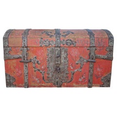 Bemalte Truhe aus dem Jahr 1704, antike alpine Truhe