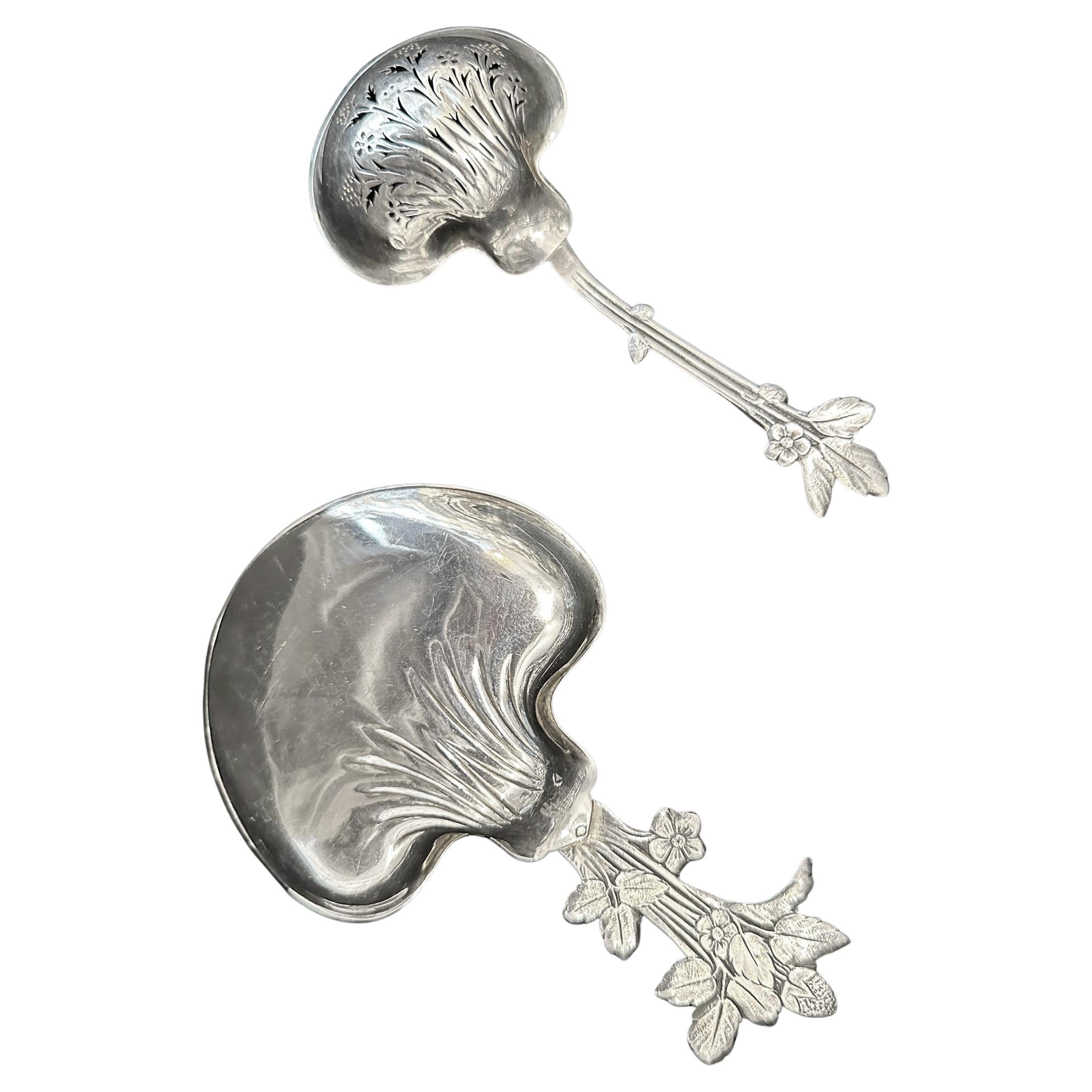 Embossed CHRISTOFLE 1880 Marquise PAIVA Sterling strawberry service very rare 14 pieces For Sale