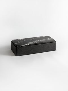 Palco Box Shagreen Nero, de Greg Natale