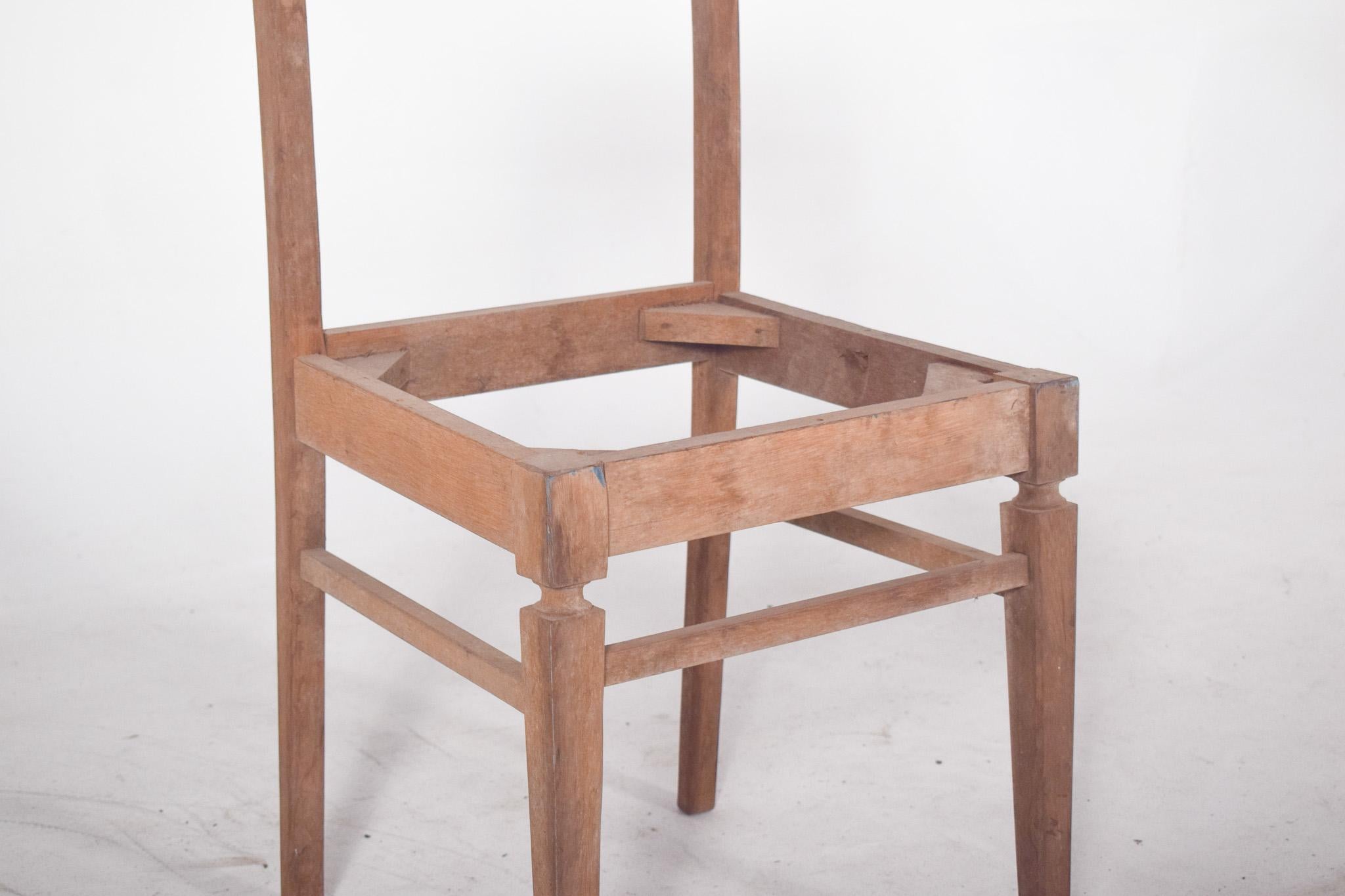 Rustikaler Esszimmerstuhl aus dem 20. (Holz) im Angebot