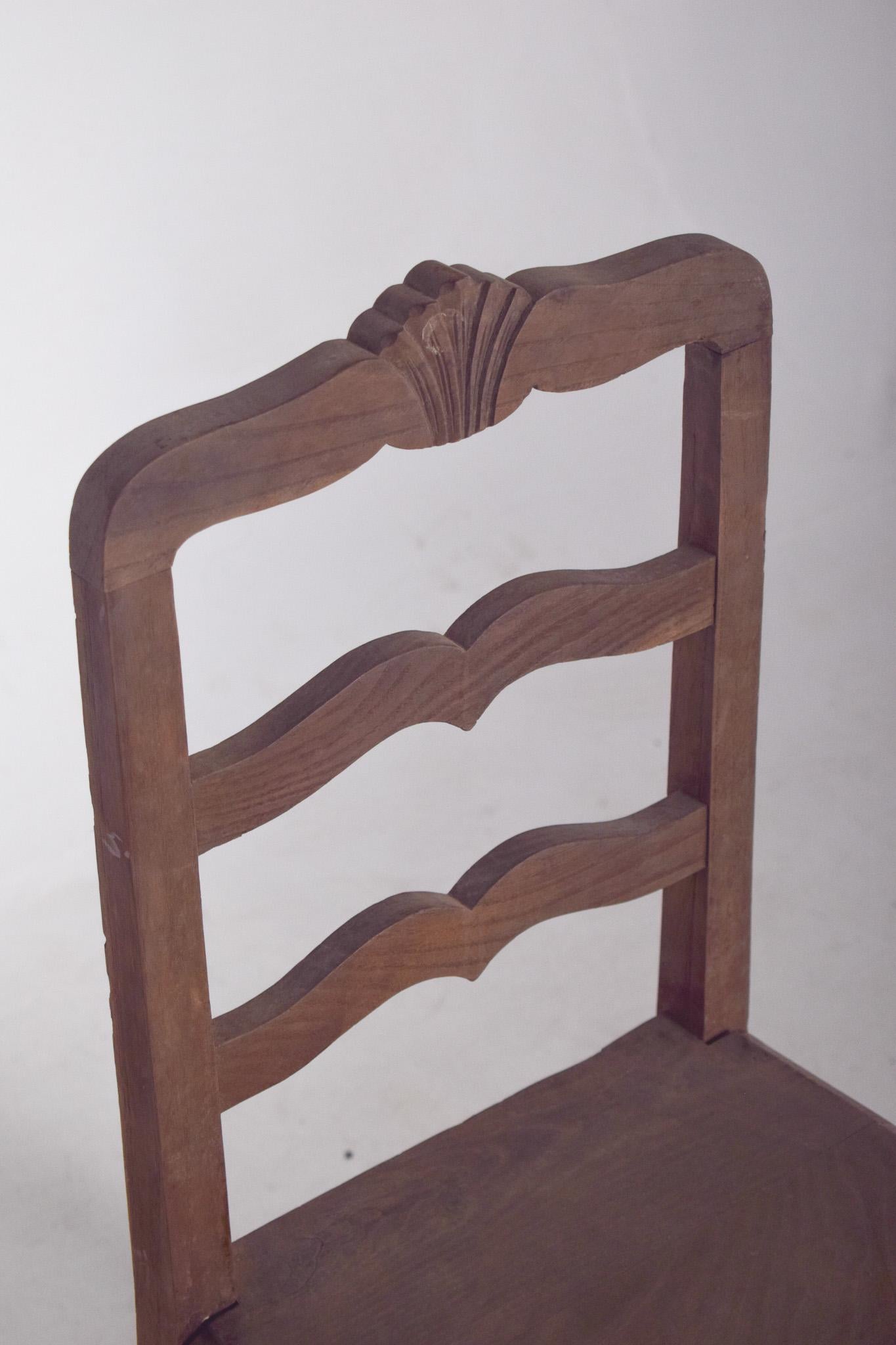 Legno Coppia di sedie floreali del XX secolo in vendita
