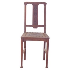Chaise du 20e siècle avec assise gaufrée et garniture en tête de clou