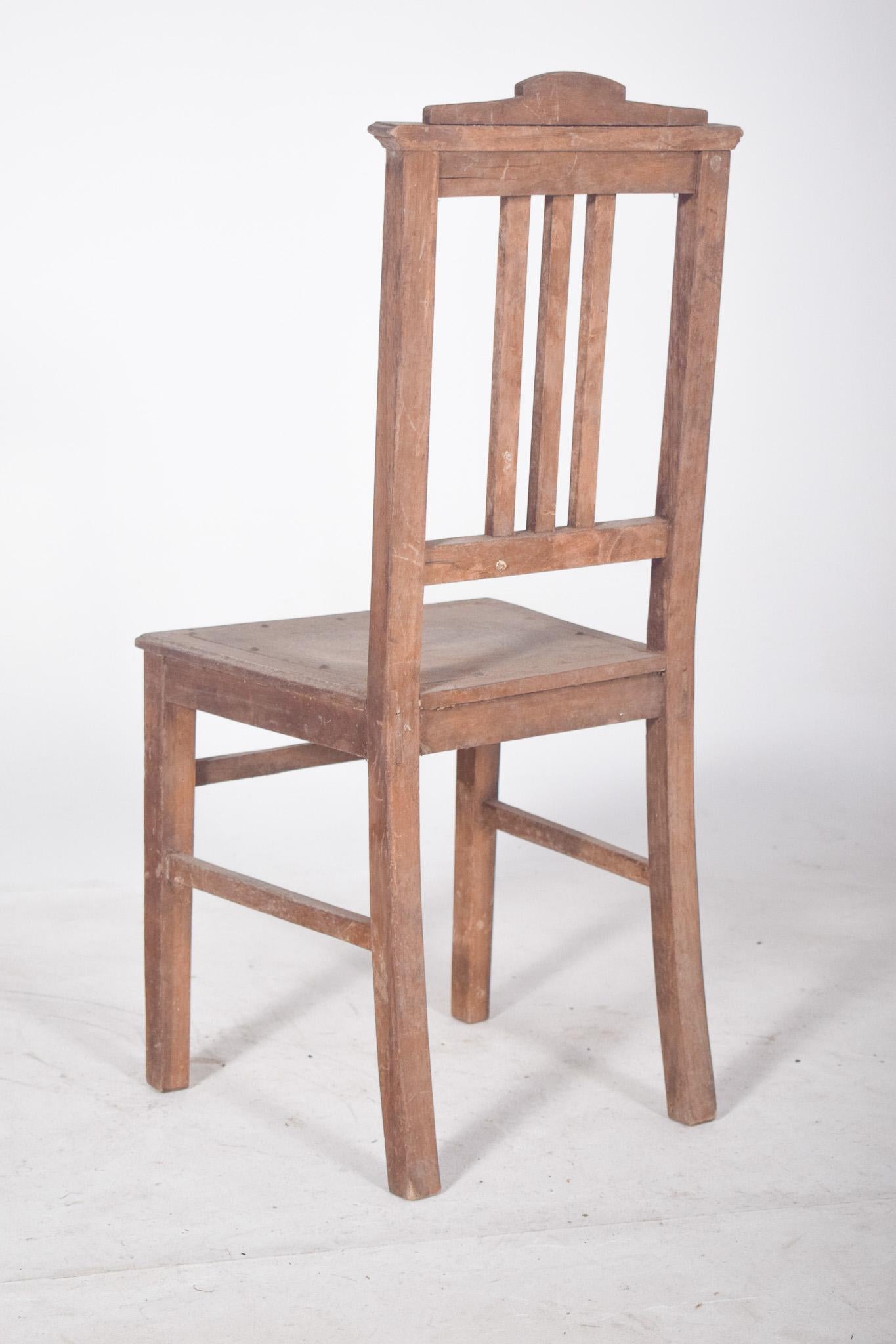 Chaise de salle à manger du 20e siècle avec dossier géométrique en vente 1