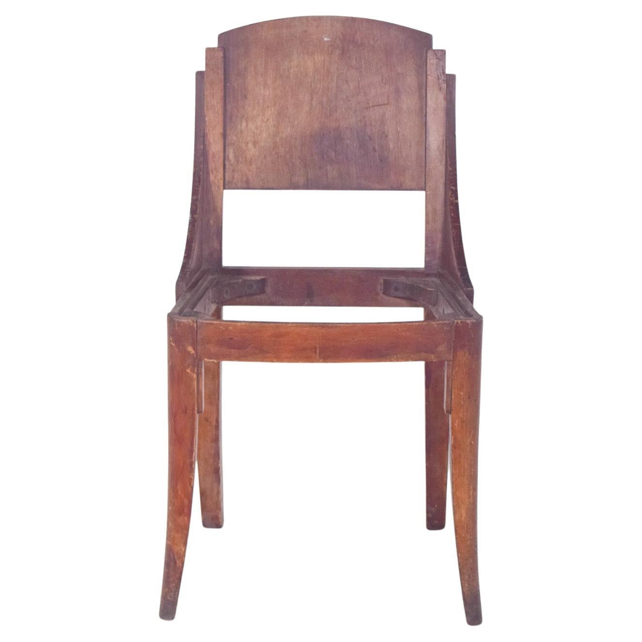 Chaise à dossier incurvé de style déco du 20e siècle
