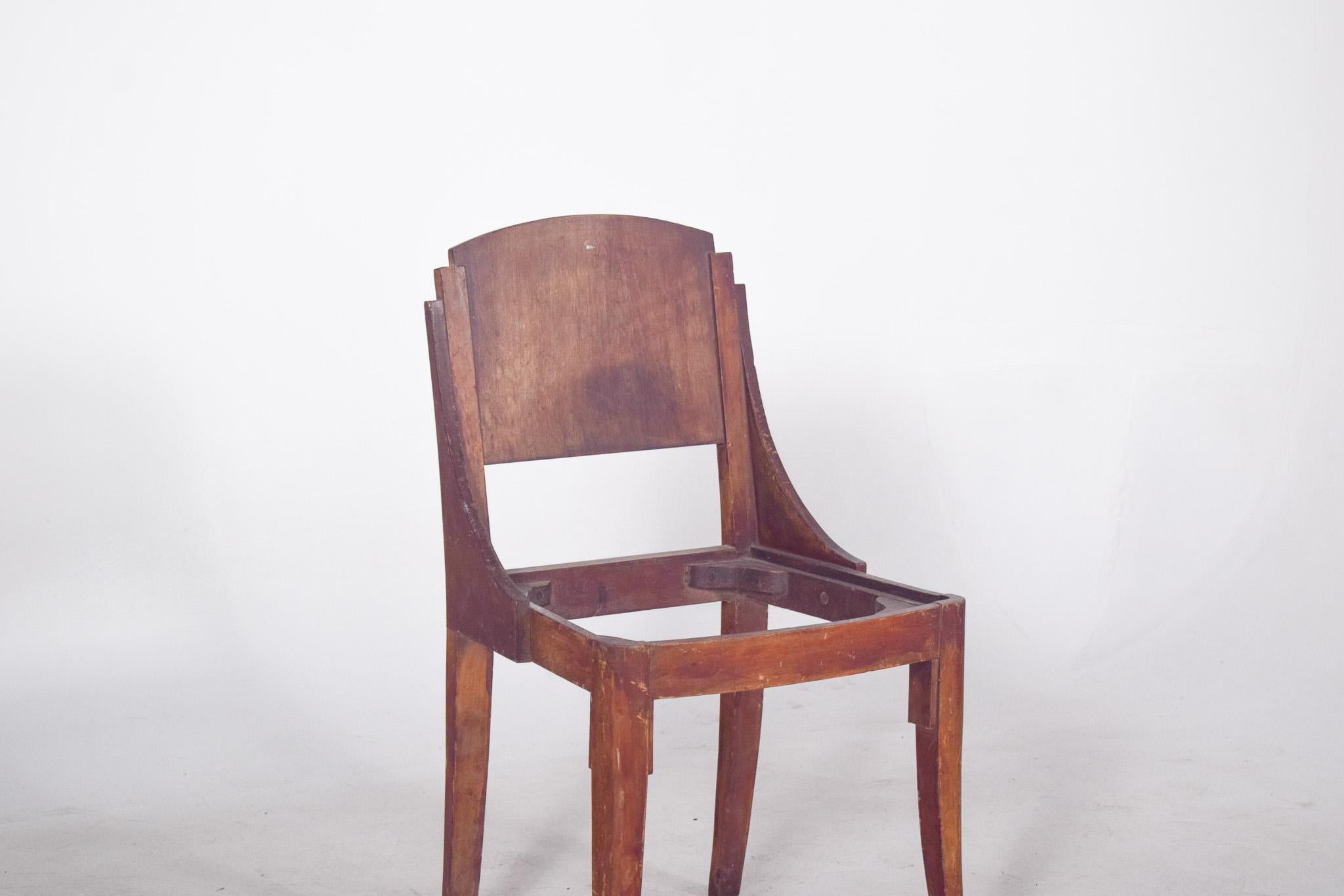 Art déco Chaise à dossier incurvé de style déco du 20e siècle en vente