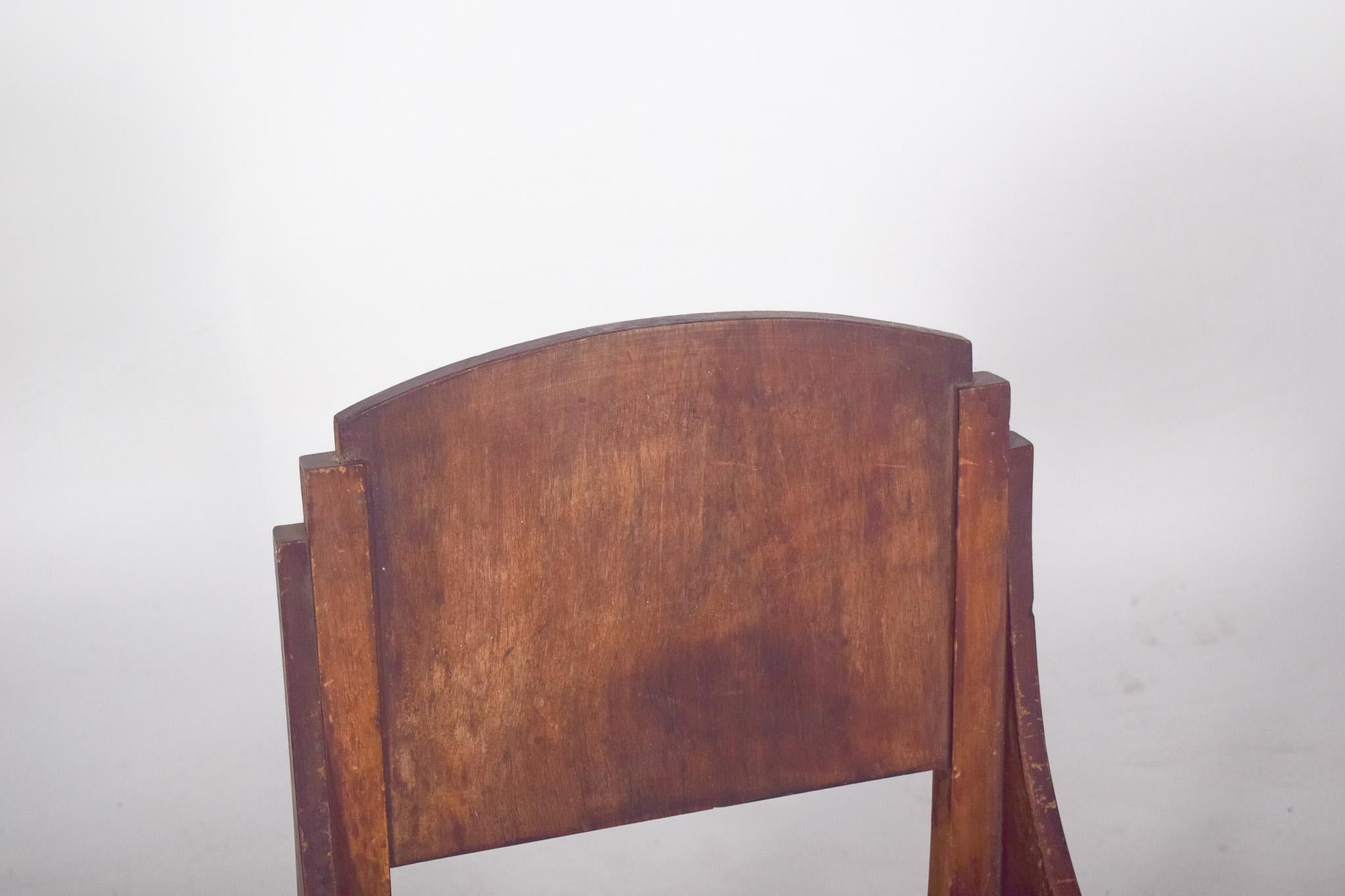 Chaise à dossier incurvé de style déco du 20e siècle Abîmé - En vente à Lisboa, Lisboa
