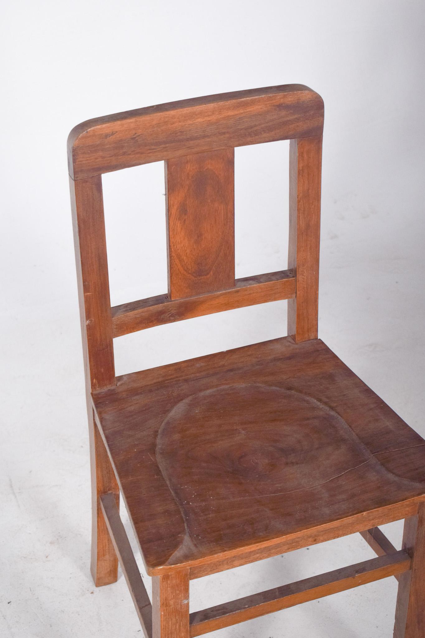 Bois Chaise de salle à manger du 20e siècle avec dossier en bois en vente
