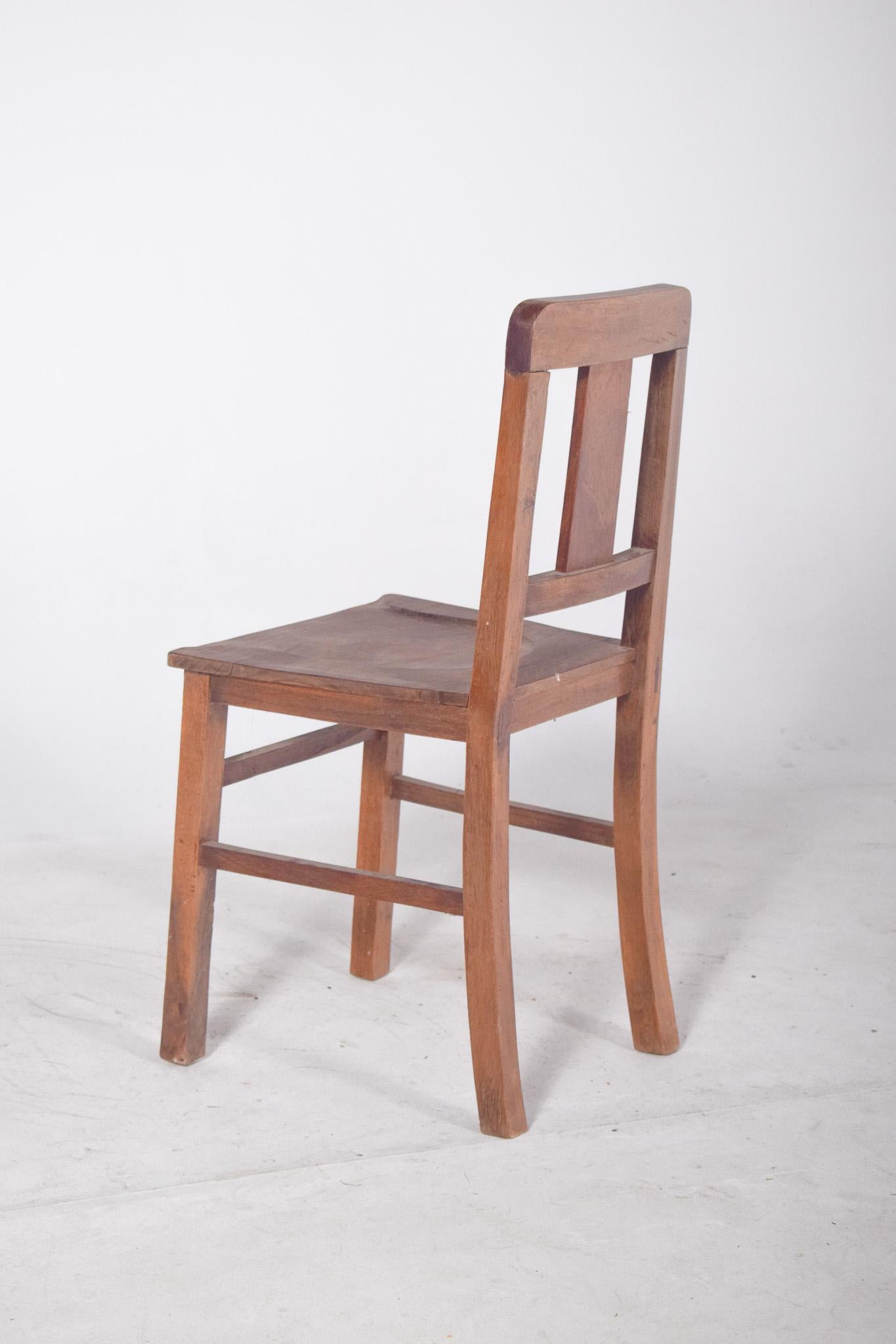Chaise de salle à manger du 20e siècle avec dossier en bois en vente 1