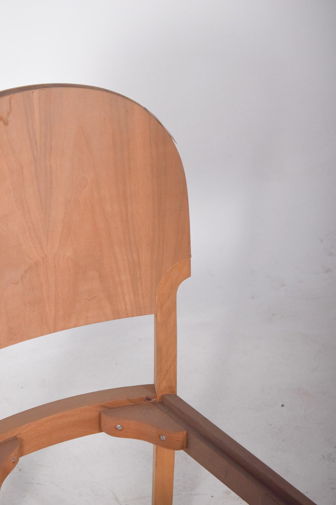 Chaise de style déco du 20e siècle en Wood Wood Abîmé - En vente à Lisboa, Lisboa