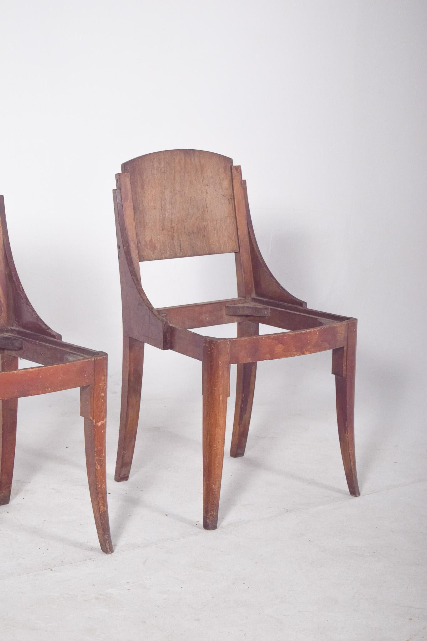 Chaise de salle à manger à dossier incurvé de style déco du 20e siècle Abîmé - En vente à Lisboa, Lisboa