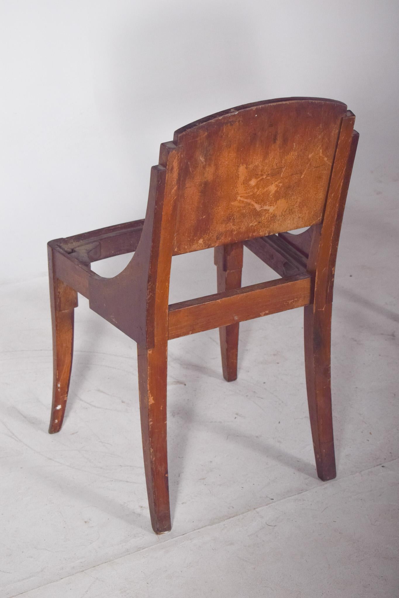 Chaise de salle à manger à dossier incurvé de style déco du 20e siècle en vente 2