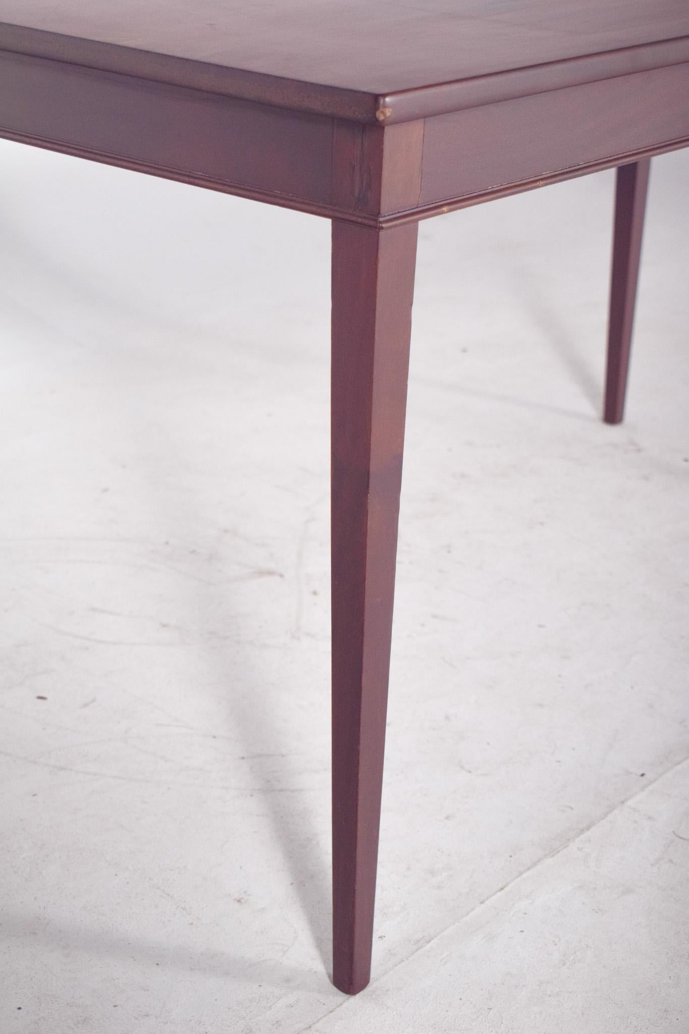 English Rectangular Coffee Table in Mahogany For Sale 4