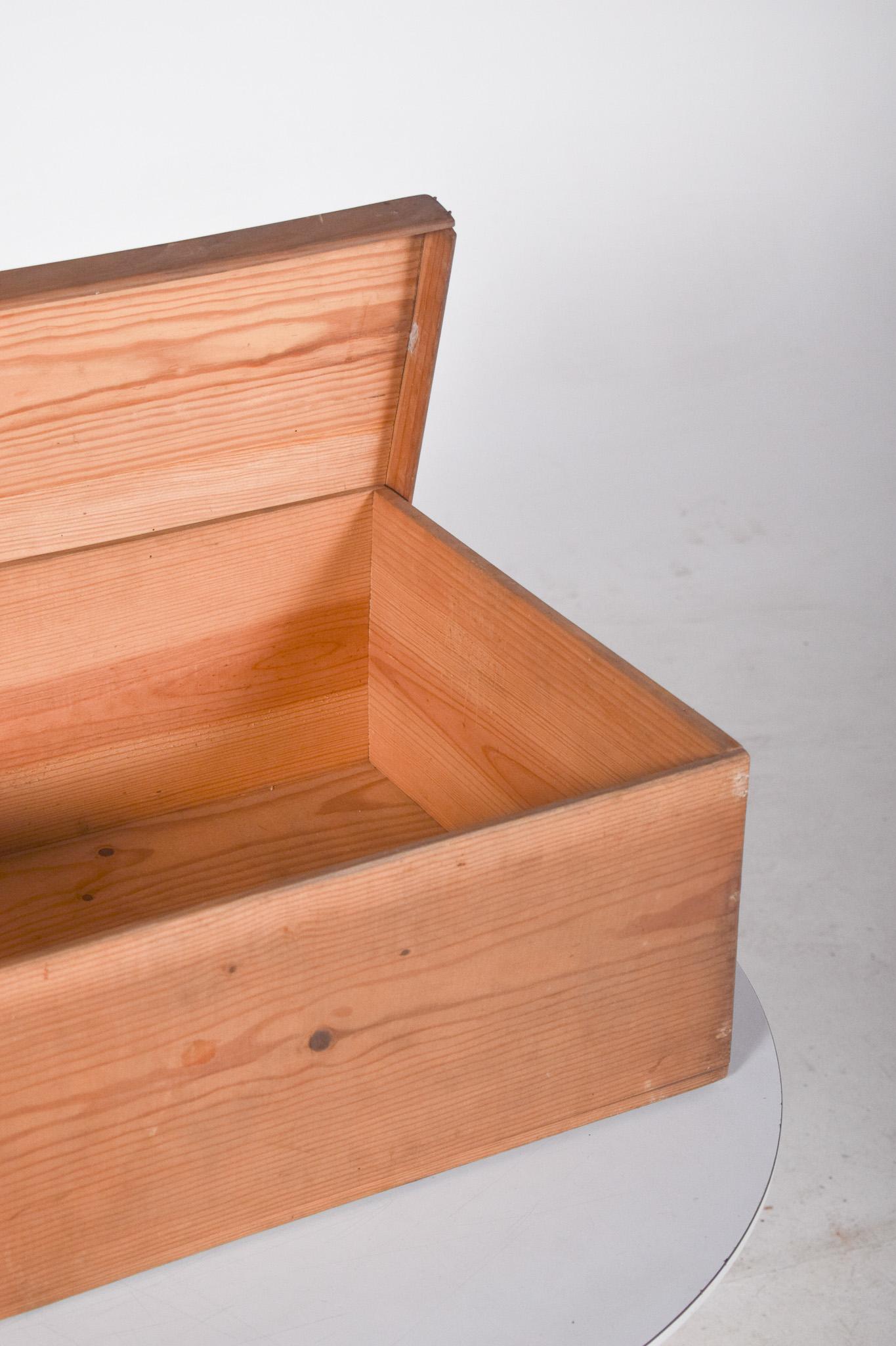 Mid-Century moderno Scatola rettangolare in legno portoghese del metà secolo in vendita
