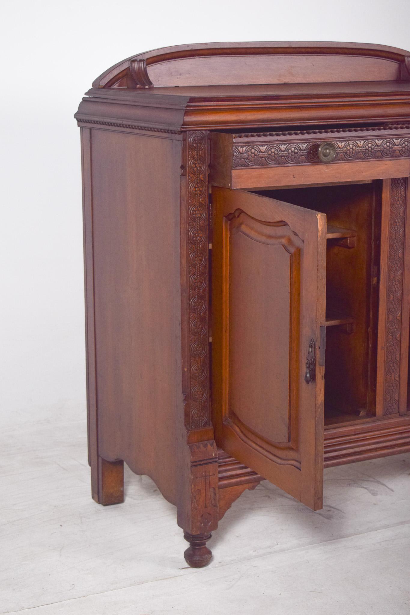 Antique English Tall Sideboard in Oak with a Small Elevation For Sale 5