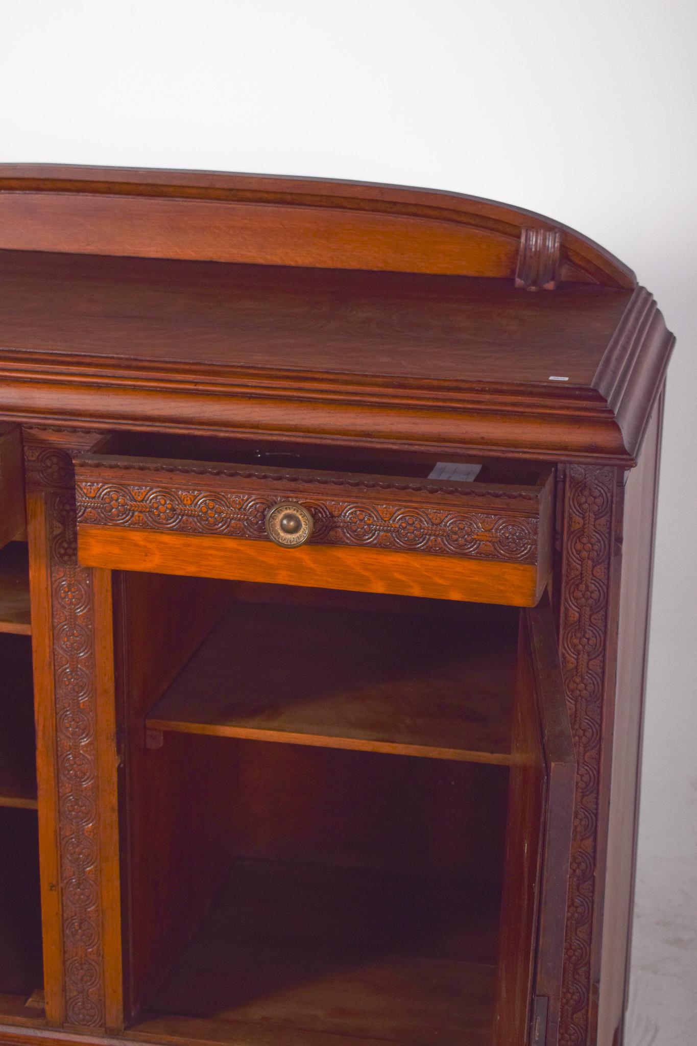 Antique English Tall Sideboard in Oak with a Small Elevation For Sale 7
