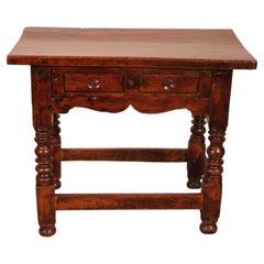 Table espagnole de type « tosinera » en noyer — XVIIe siècle
