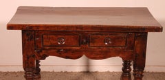 Table espagnole de type « tosinera » en noyer — XVIIe siècle