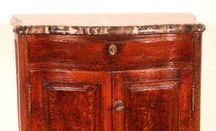 Ein kleines Sideboard aus Eiche aus der Louis-XV-Zeit des 18. Jahrhunderts