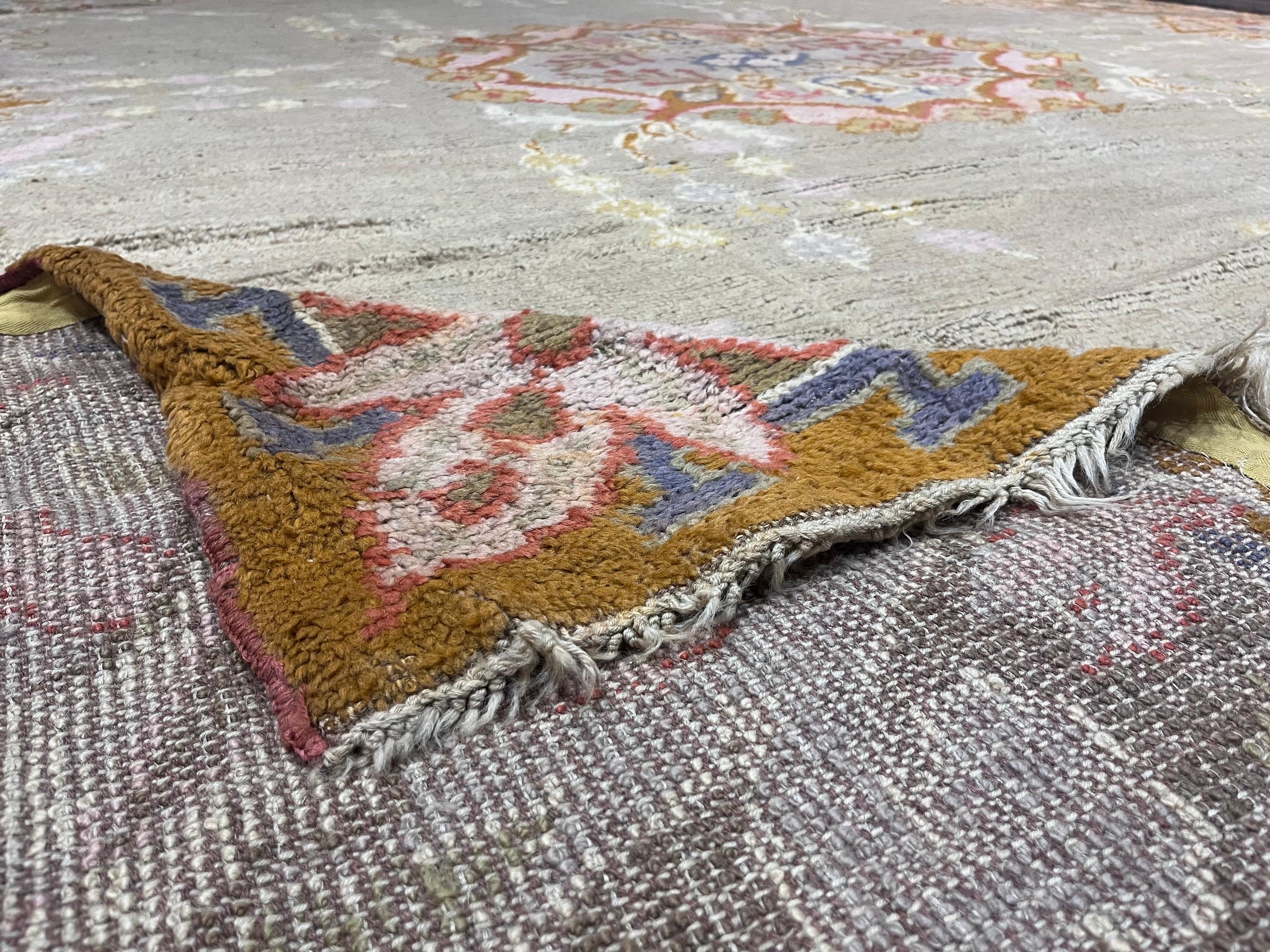 Feiner antiker türkischer Oushak-Teppich 12'3