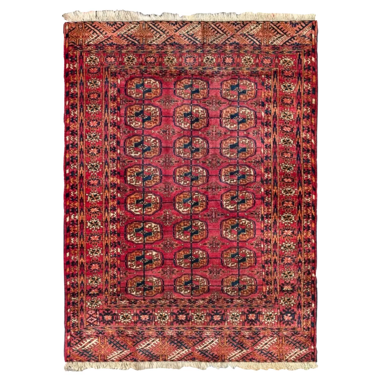 Persian Turkeman Small Rug - Ivory Navy Blue Red Design For Sale