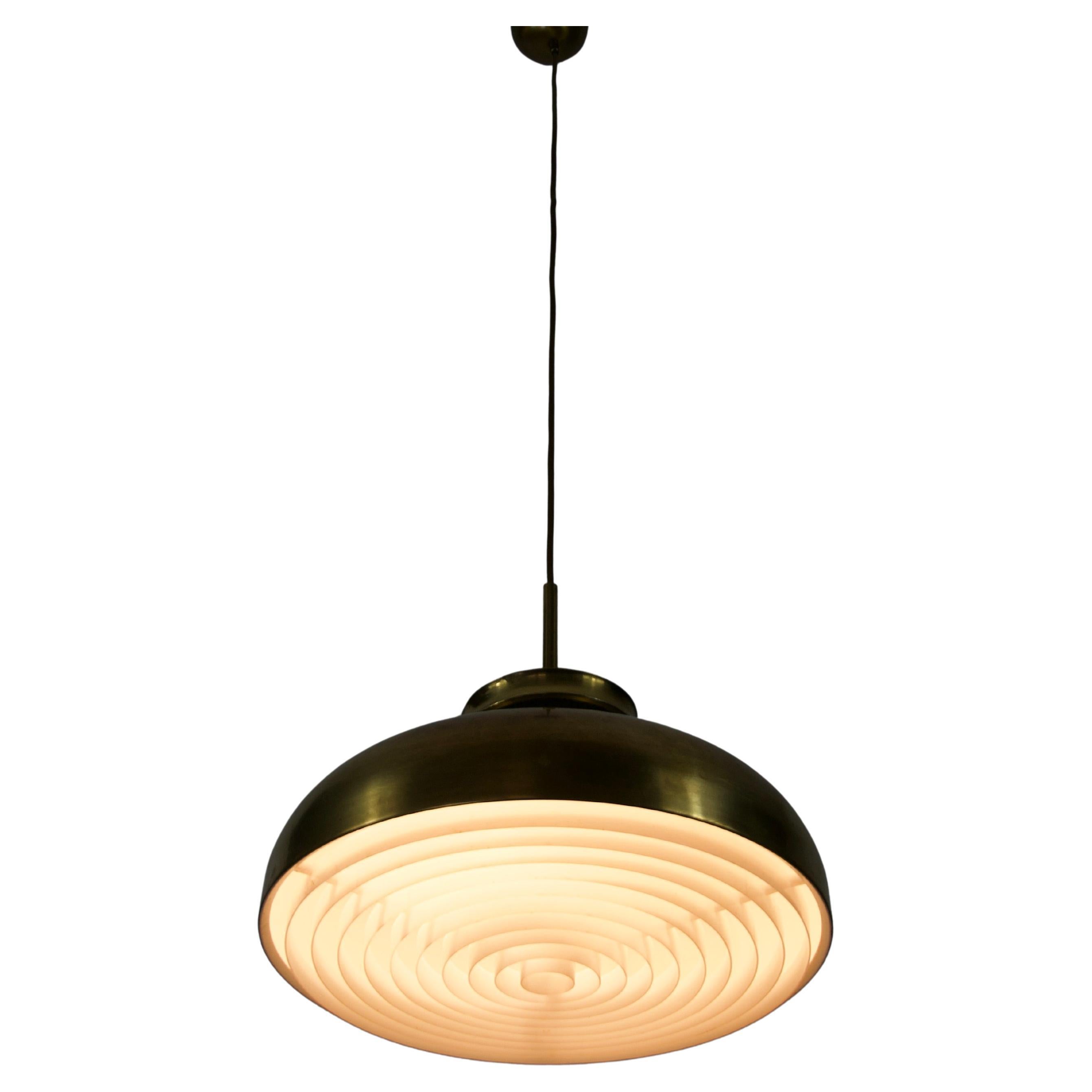 Lampada a sospensione danese di metà secolo in ottone, anni '70 in vendita