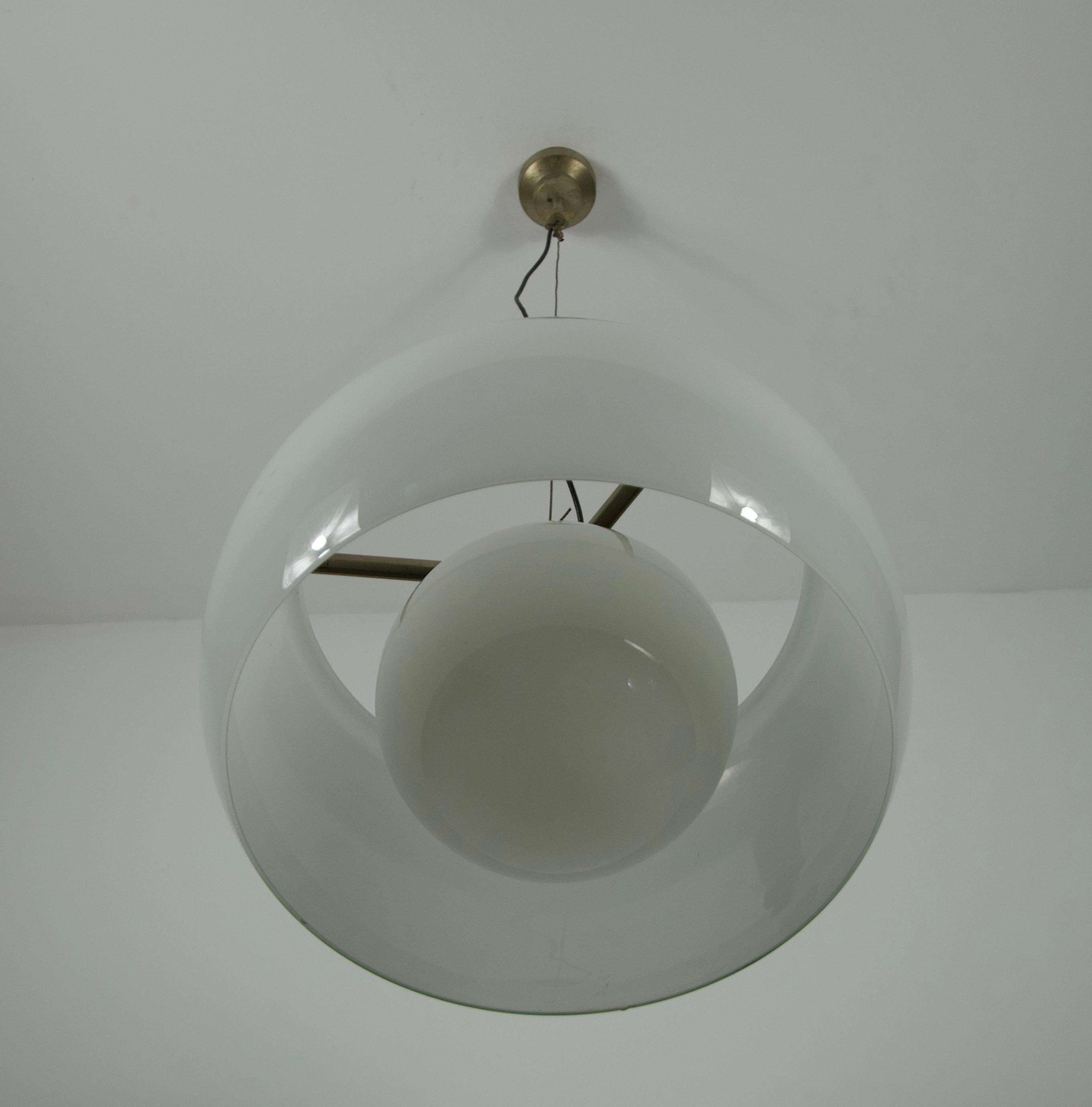 Lampada a sospensione grande 'Omega' di Vico Magistretti per Artemide, Italia, 1960 in vendita 1
