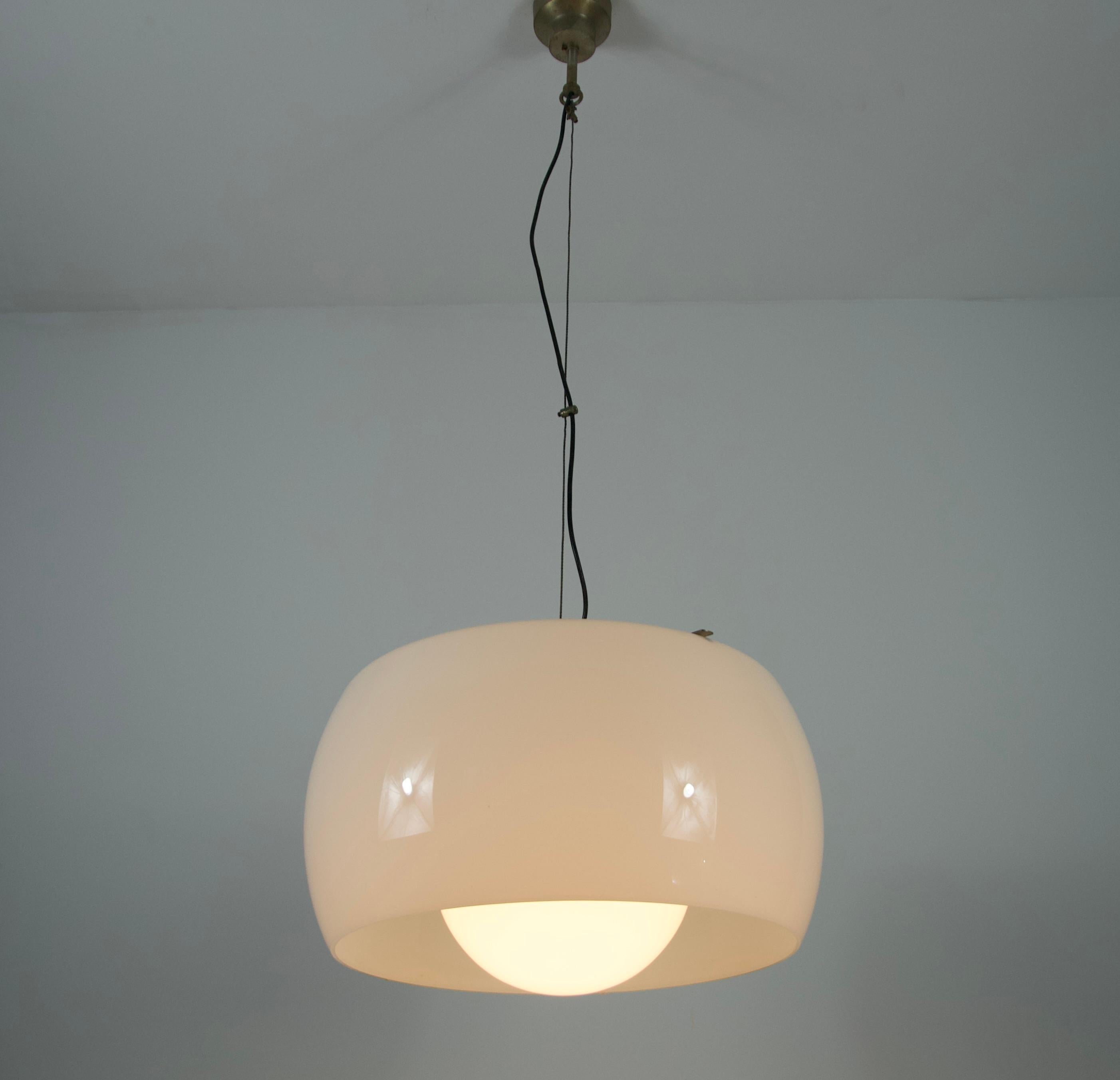 Lampada a sospensione grande 'Omega' di Vico Magistretti per Artemide, Italia, 1960 in vendita 7