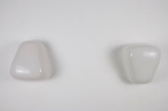 Apliques de cristal opalino diseñados por Wilhelm Wagenfeld para Lindner, Alemania, década de 1960
