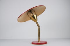 Verstellbare Tischlampe aus Messing und rotem Metall, 1960er Jahre, Italien