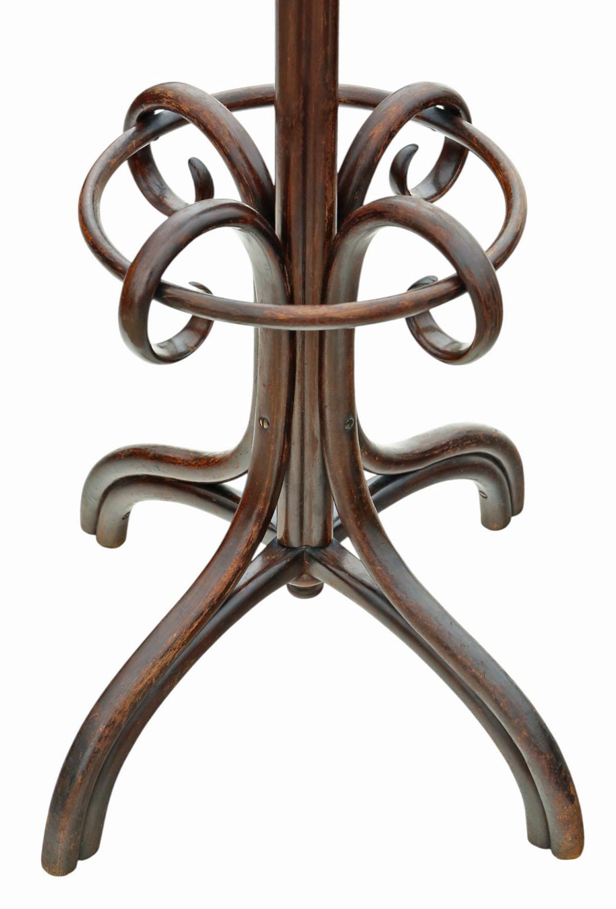 Grand porte-manteau, porte-manteau ou porte-chapeau en bois de Bentwood, antique, Circa 1900

Un charmant porte-manteau, porte-manteau ou porte-chapeau ancien en bois courbé de grande qualité, datant d'environ 1900. Ce meuble imposant présente une