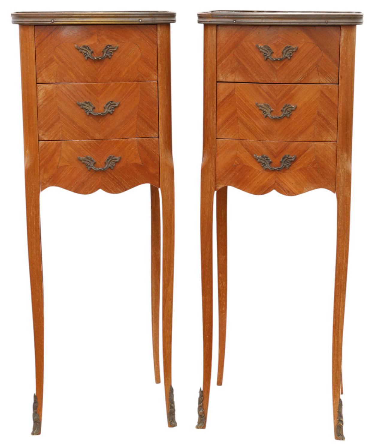 Ancienne paire de petites tables de chevet en marqueterie avec dessus en marbre - Tables de nuit de qualité, début du 20e siècle

Rare et élégante paire de tables de chevet anciennes en marqueterie avec dessus en marbre, datant de la première moitié