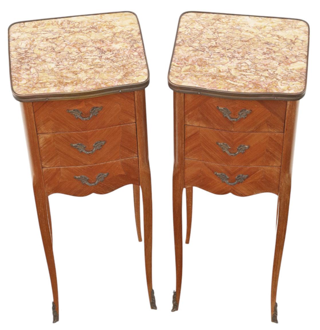 Ancienne paire de petites tables de chevet en marqueterie Dessus en marbre Tables de nuit de qualité Bon état - En vente à Wisbech, Cambridgeshire