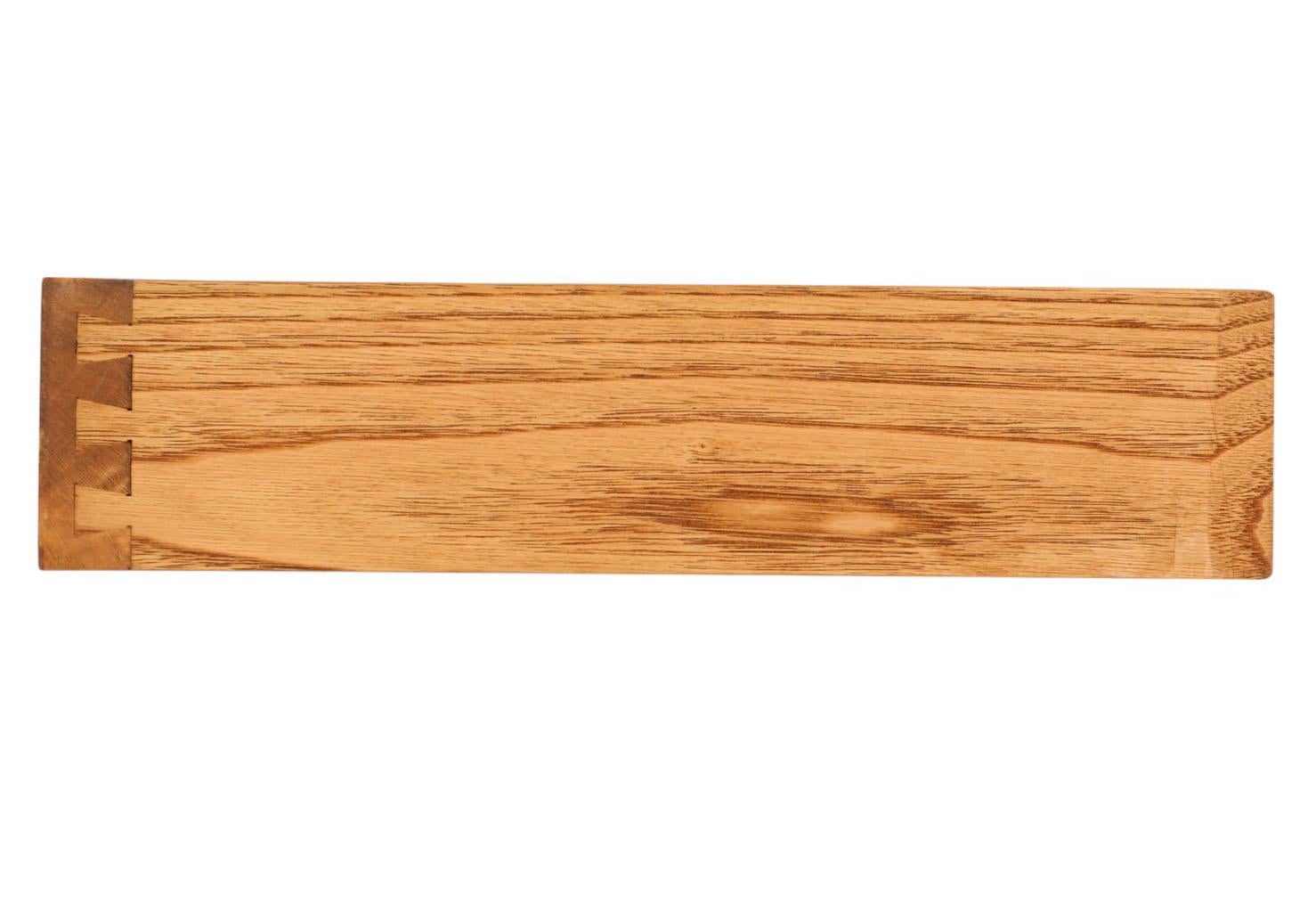 20ième siècle Paire de tables de chevet anciennes en marqueterie avec dessus en marbre - Tables de nuit de qualité en vente