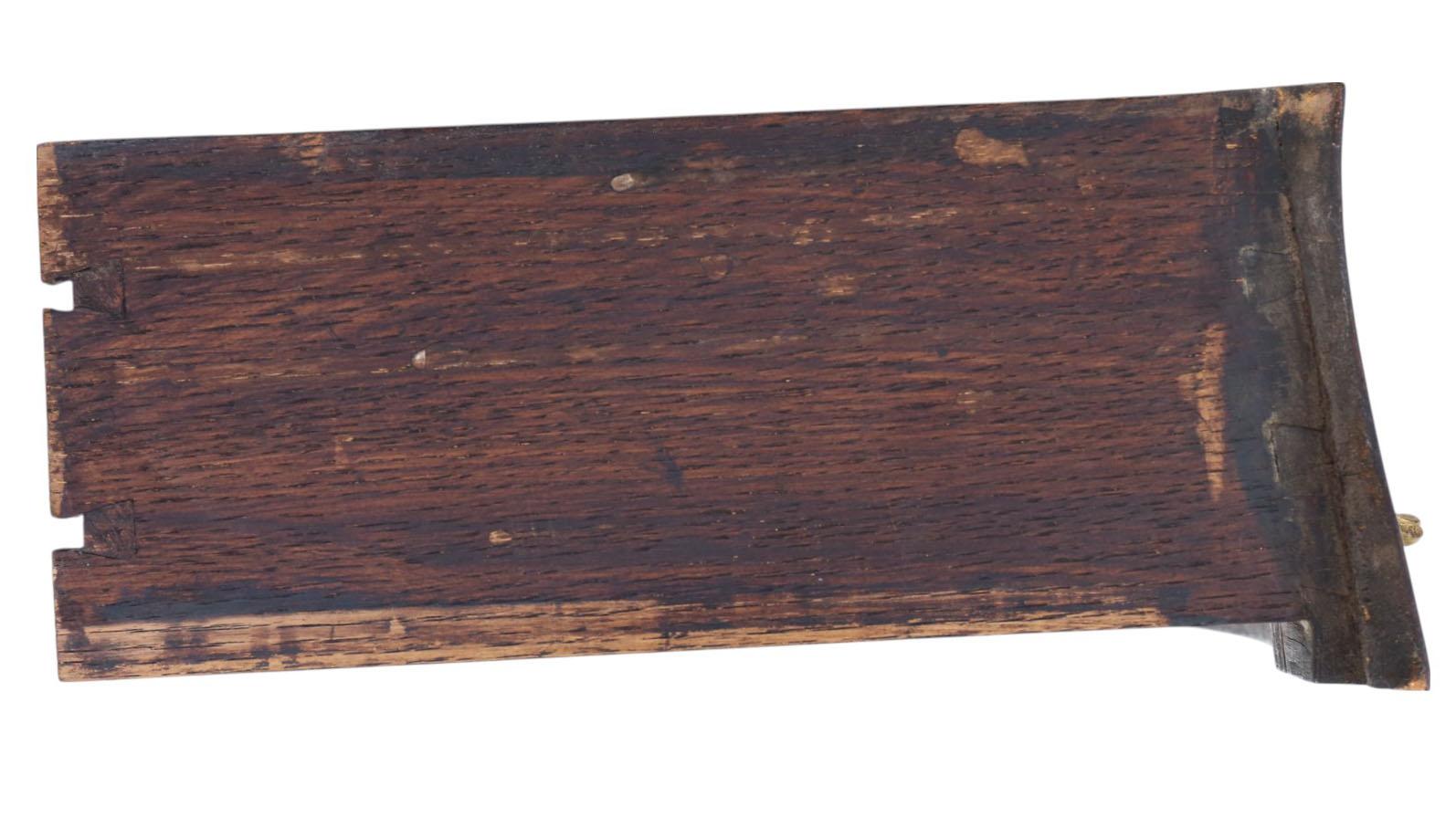 Ancienne paire de tables de chevet en marqueterie avec dessus en marbre - Tables de nuit en vente 2