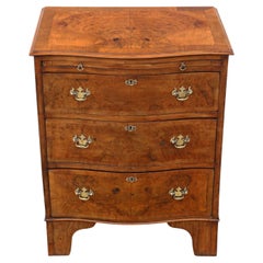 Commodes and Chests of Drawers