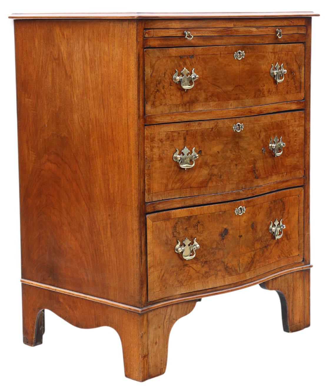 Wood Antique c.1920 Georgian Revival Burr Walnut Serpentine Chest of Drawers For Sale