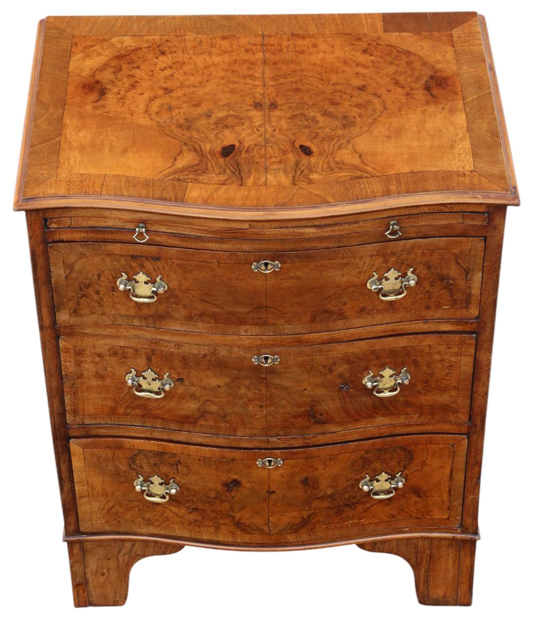 Antique c.1920 Georgian Revival Burr Walnut Serpentine Chest of Drawers In Good Condition For Sale In Wisbech, Cambridgeshire