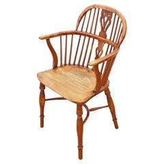 Fauteuil Windsor ou fauteuil à accoudoirs « Carver » ancien du XIXe siècle, en if et orme – De grande qualité