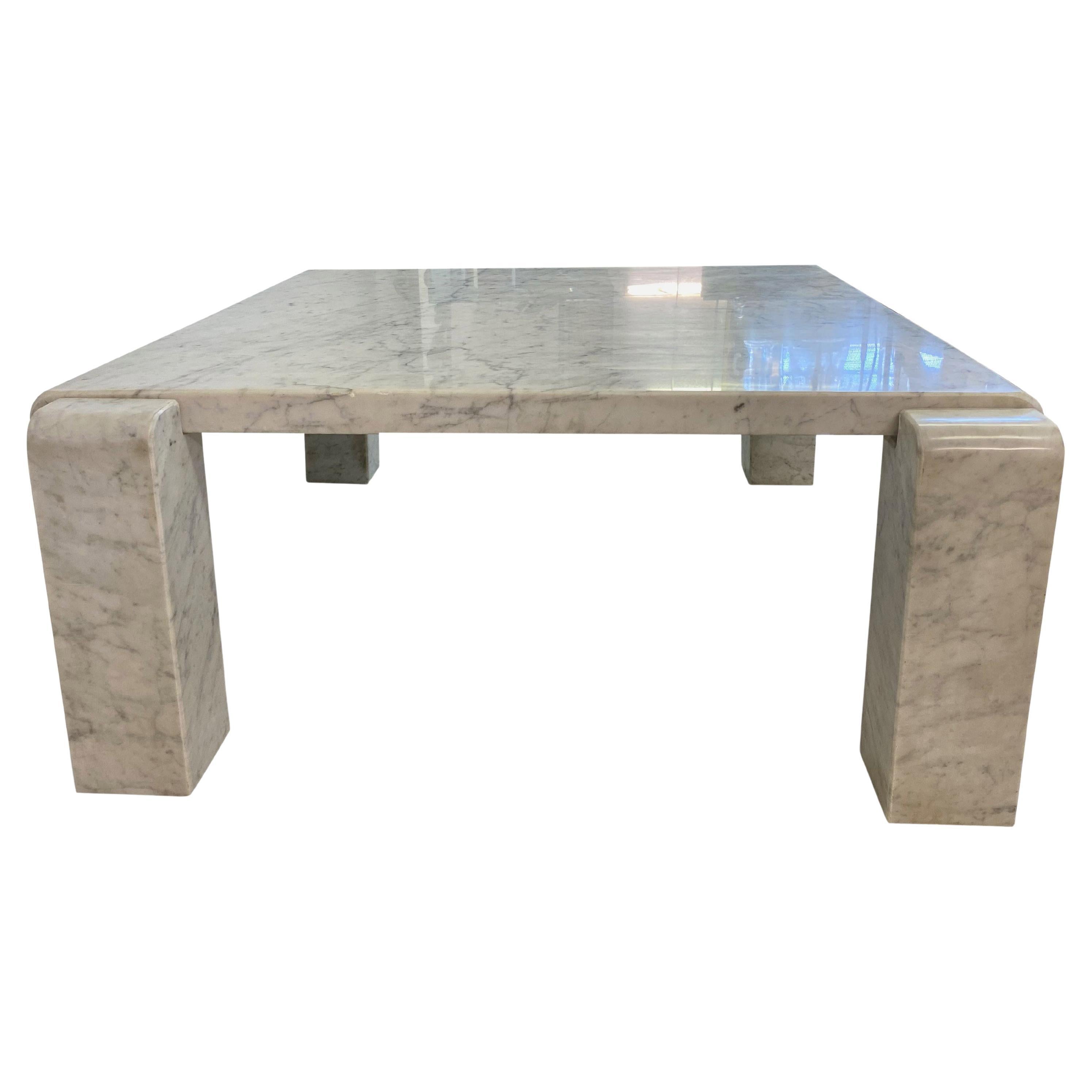 1970s White Italian Coffee Table in Carrara Marble by Skipper For Sale